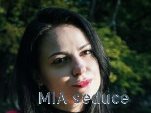 MIA_seduce