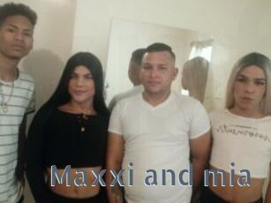 Maxxi_and_mia